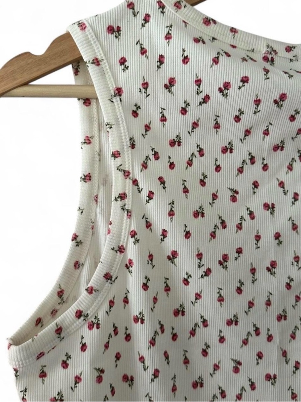 NWOT Floral Ribbed Tank Top - Cream with Red Rose Print